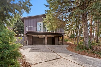 Building Photo - 689 Sunset Ln