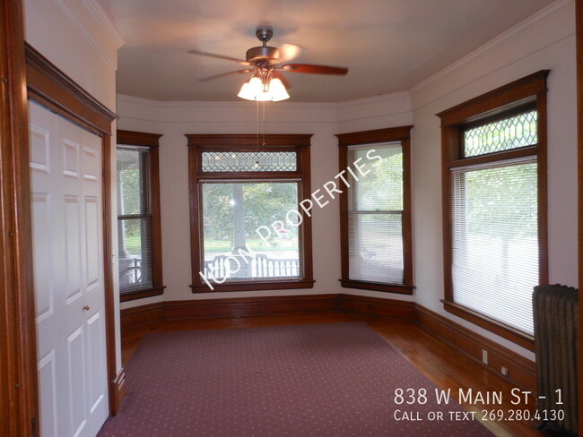 Building Photo - 838 W Main St #1