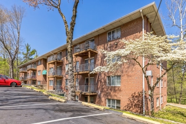Building Photo - Wallingford Estates