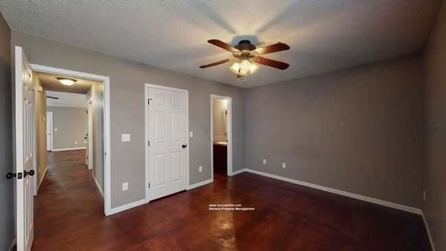 Foto del edificio - 1270 N Curtis Ct