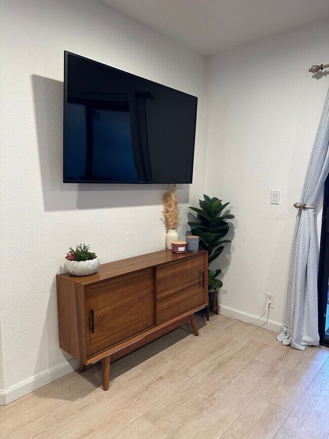 Foto del edificio - Beautiful Santa Clara Condo  Two Bedrooms ...