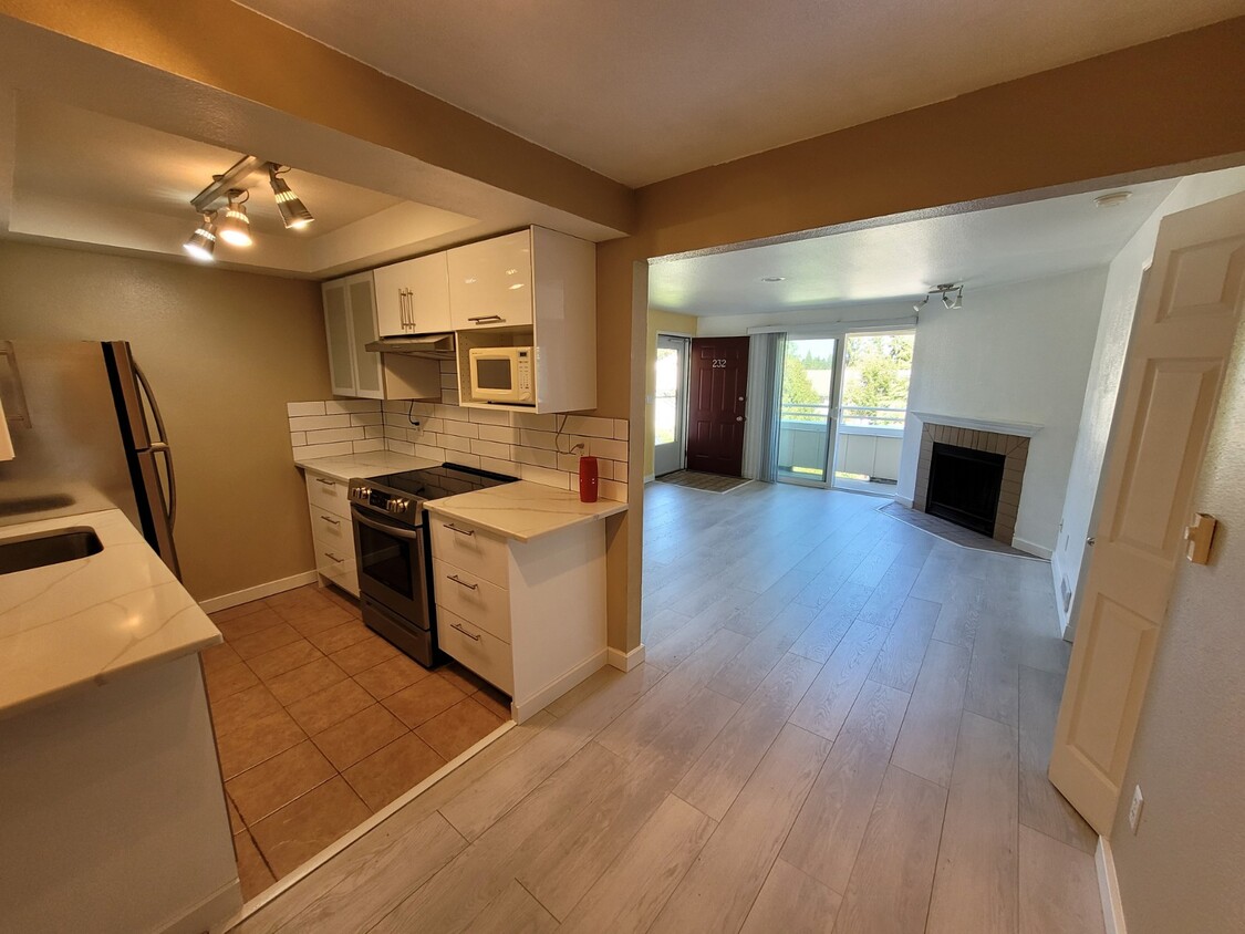 Kitchen-Liv - 21311 52nd Ave W