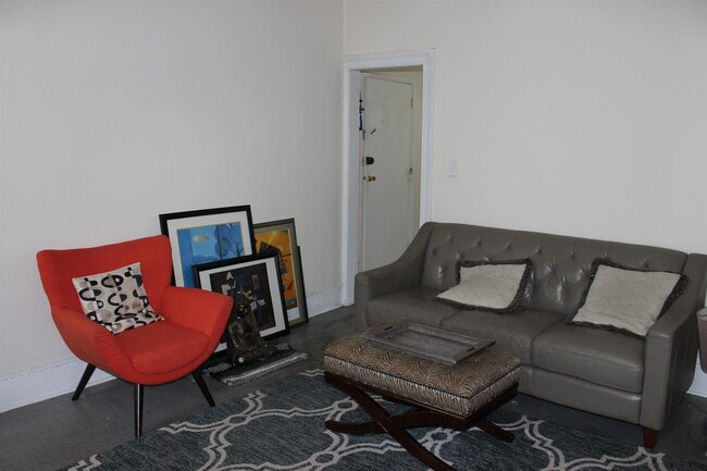 Building Photo - 329 Monroe St