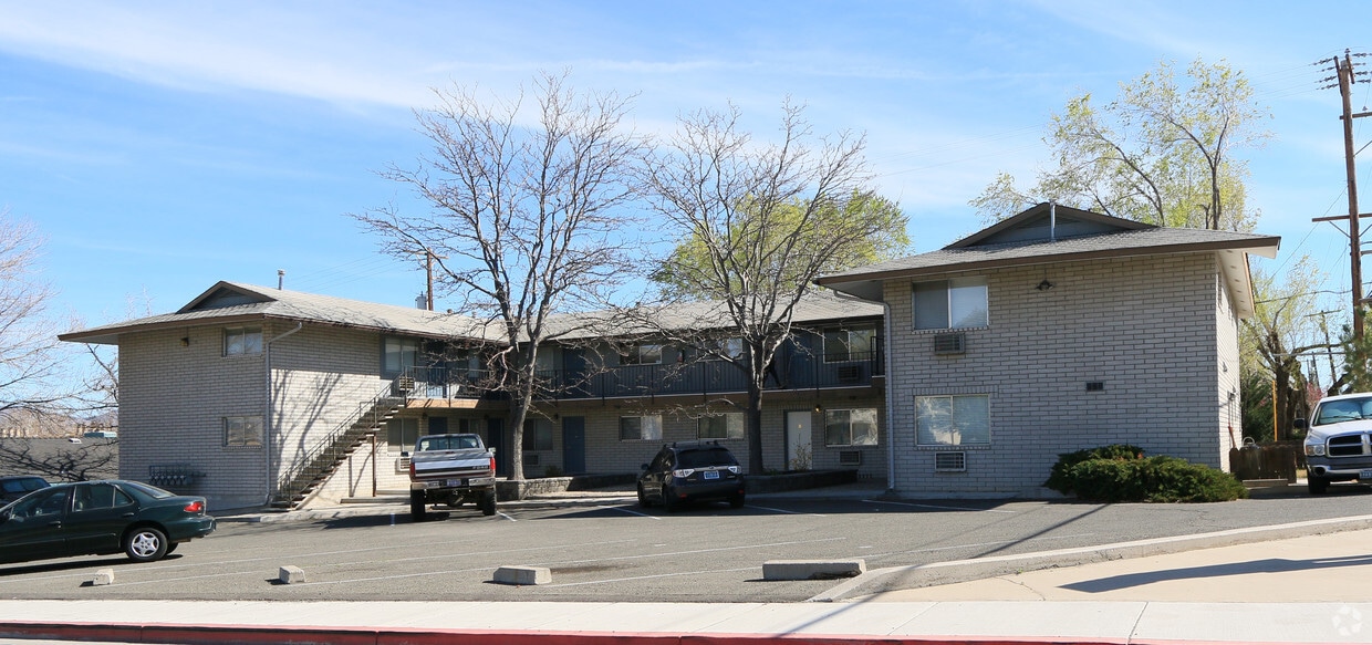 Primary Photo - 1300 Brinkby Ave