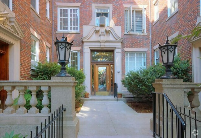 Building Photo - 285 Harvard St