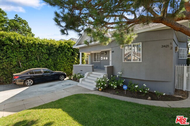Building Photo - 3423 Walton Ave