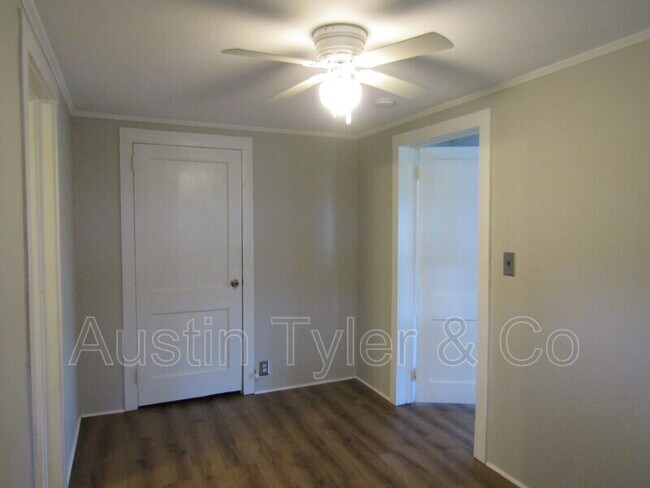 Building Photo - 3016 4th St