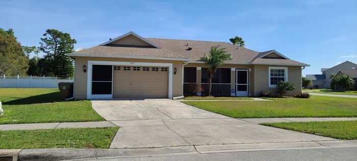 Foto principal - Single Family Pool Home - 4 bedroom, 2 bath