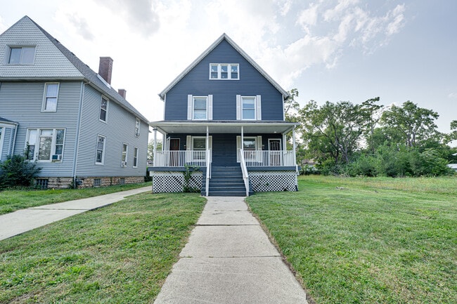 Building Photo - 355 Union St