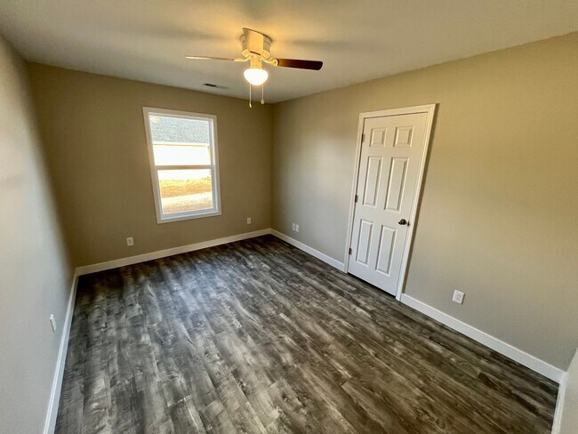 Foto del edificio - New Construction | 3 Bed | 2 Bath | 1 Car ...