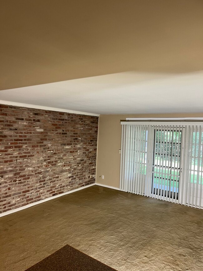 Building Photo - 970 Chatham Park Dr