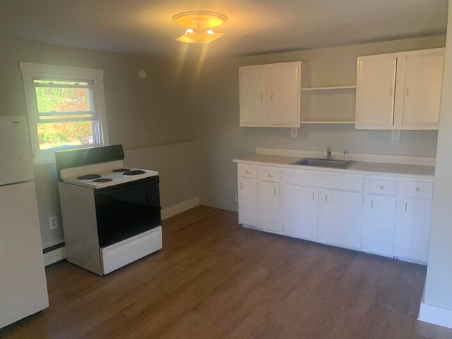 Building Photo - 14 Preble St