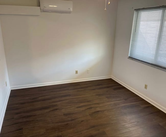 Building Photo - 737 10th Ave