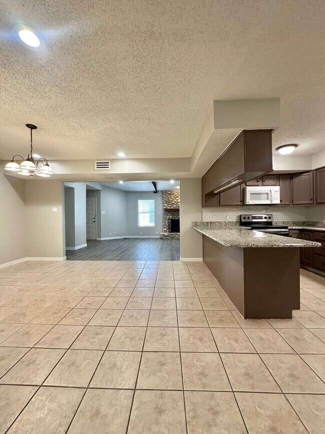 Foto del edificio - Now Available - 2 Bedroom 2 Bathroom Condo...