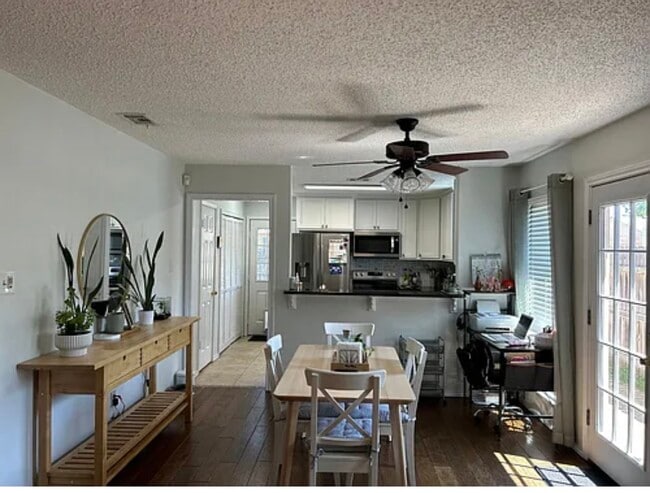 Photo - 1800 Maplewood Trl Apartment