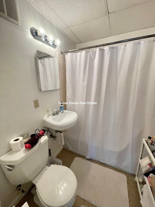 Foto del edificio - 1067 Beacon St