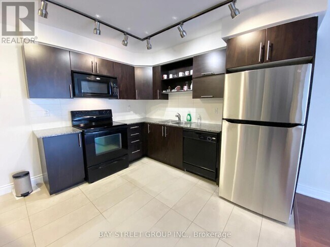 Photo du bâtiment - H-60-960 S Town Centre Blvd