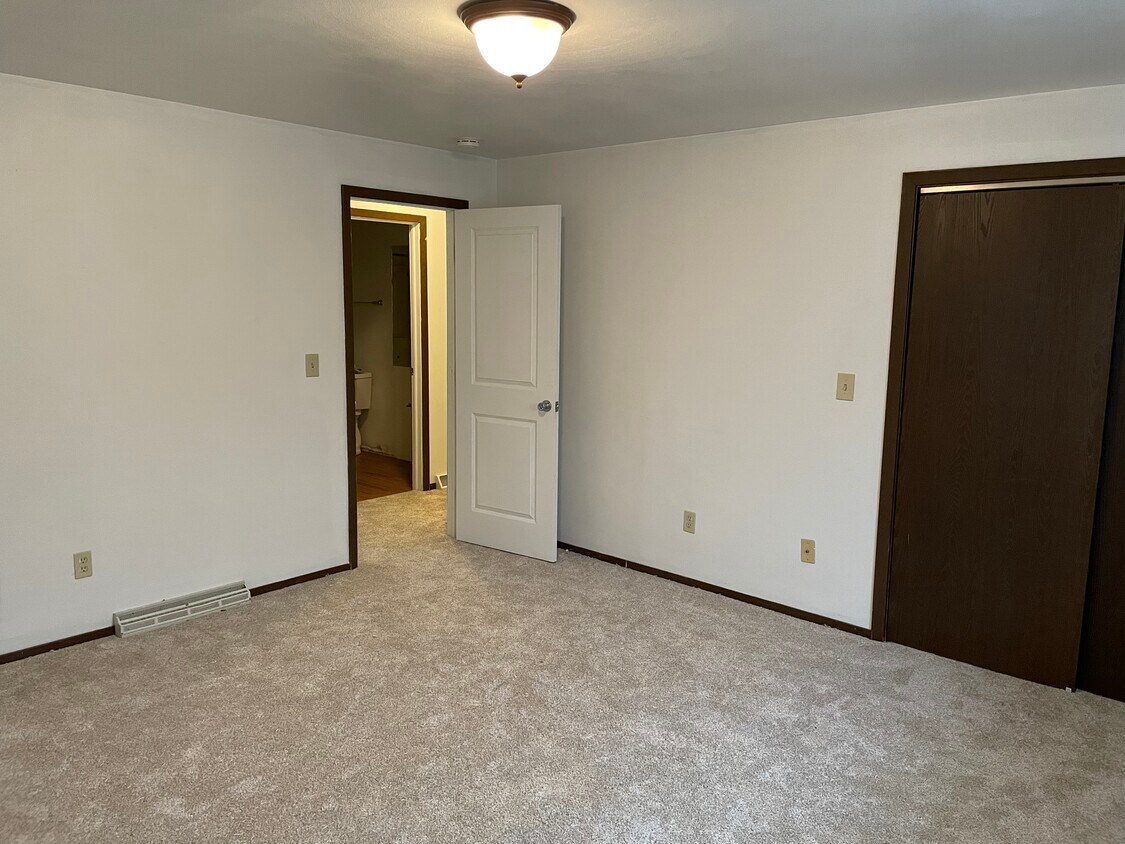 1710 Commerce St Wellsburg, WV 26070 Alquileres en Wellsburg, WV