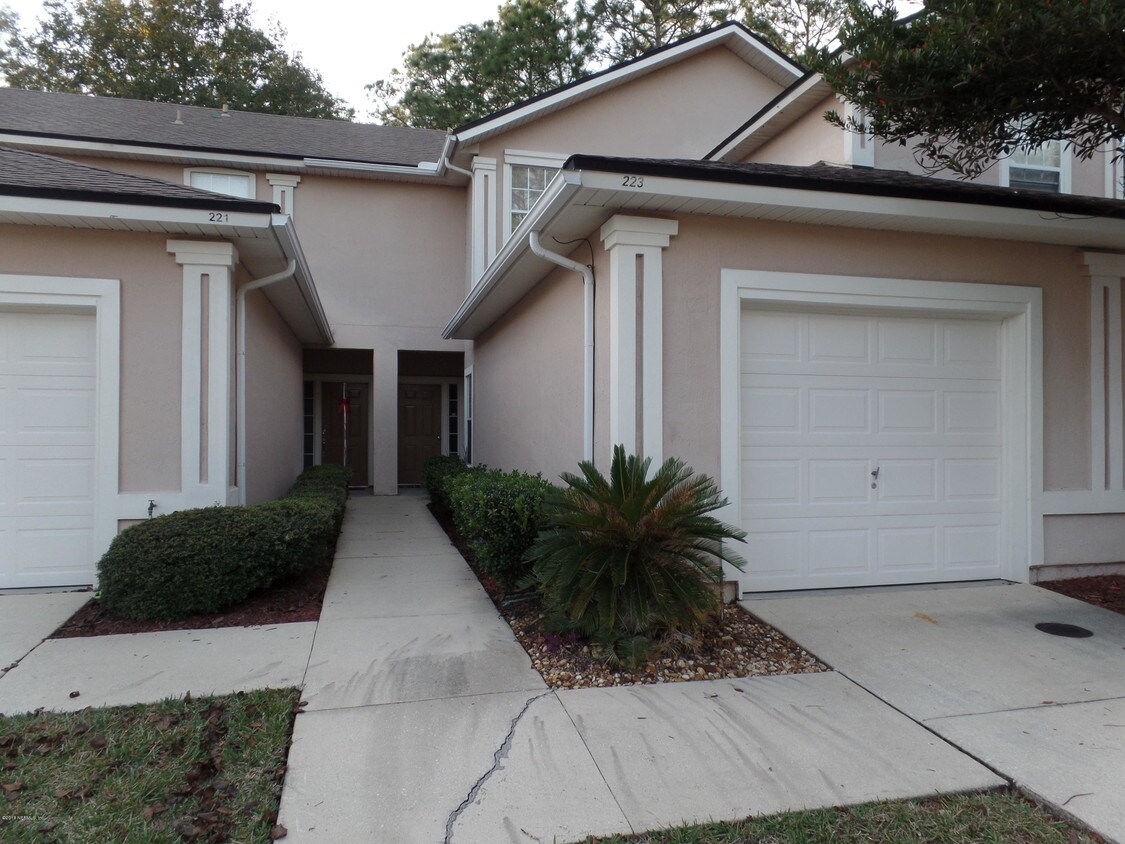 223 Northbridge Ct, Jacksonville, FL 32259 Condo for Rent in