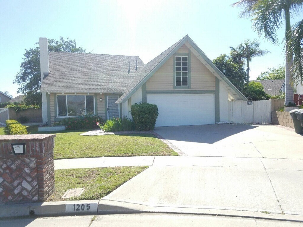 Foto principal - Adorable 3 Bed 2 Bath Home in Anaheim Hills