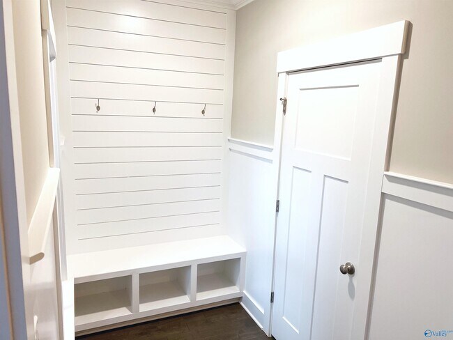 Building Photo - 410 Raleigh Elm Dr