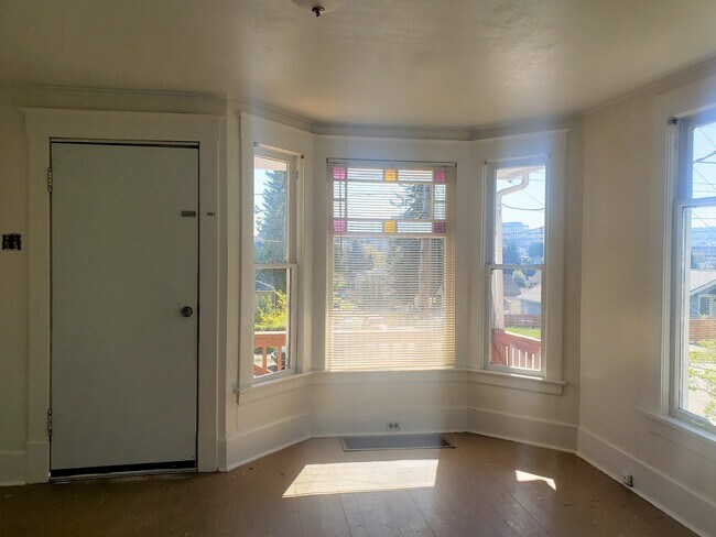 Foto del edificio - Vintage 1 bedroom home in the heart of Bre...