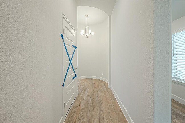 Building Photo - 213 McCrea Ct