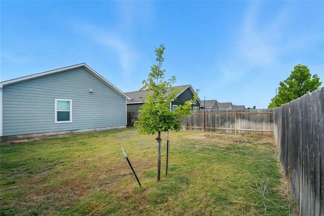 Foto del edificio - 1126 Cattail Ln