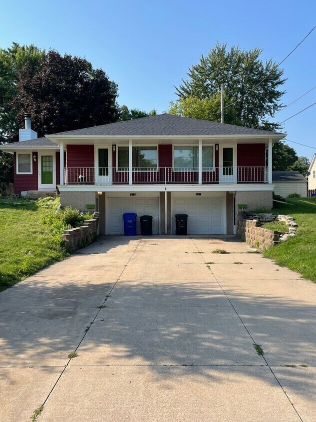 Primary Photo - 613 E South River Rd