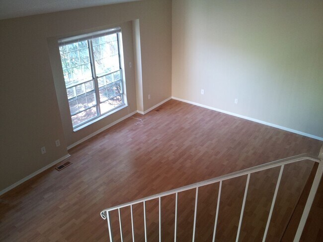 Building Photo - ON THE MARKET AGAIN! Woodglen Split level ...