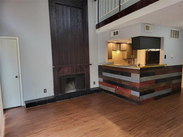 Building Photo - 7152 Fair Oaks Ave