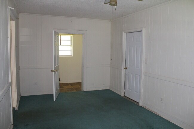 Foto del edificio - Lovely 3 Bedroom 1 Bath Home
