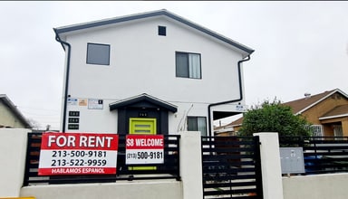 Building Photo - 142 W 84th St