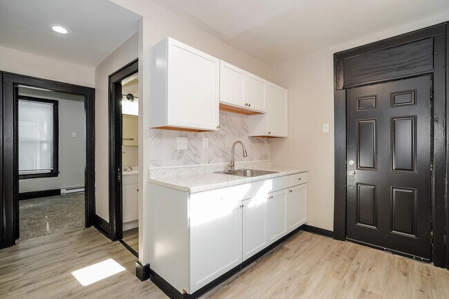 Foto del edificio - 98-100 N Hague Ave