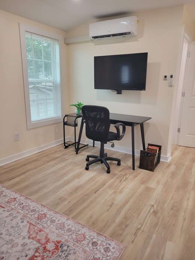 Building Photo - 381 Floatella Rd