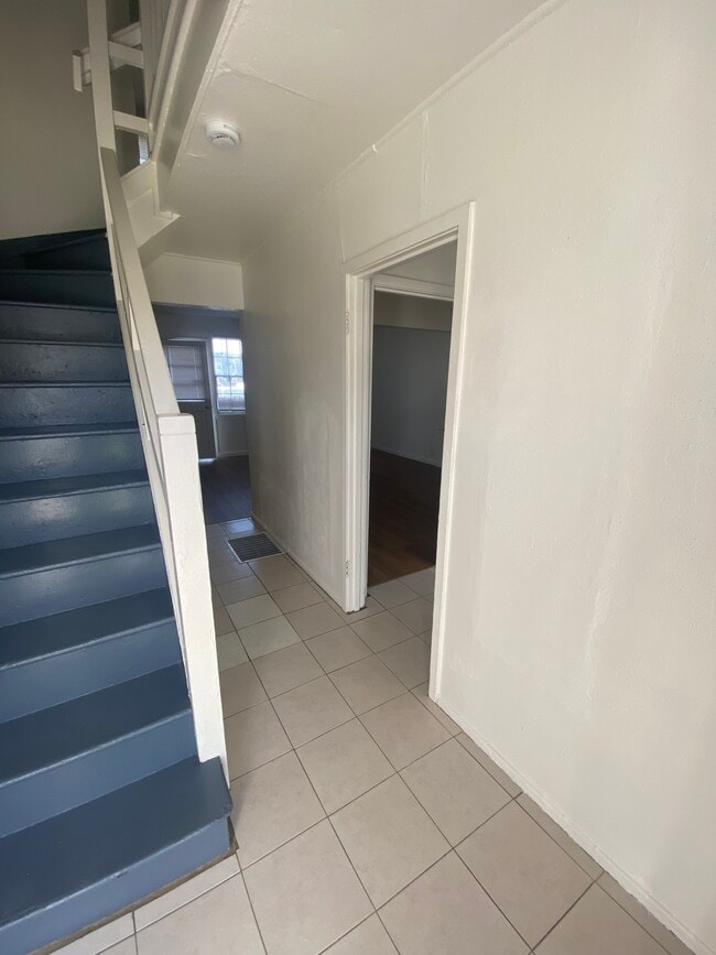 Building Photo - 44 Werden St