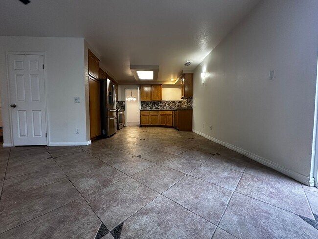 Foto del edificio - Santa Fe Hills 4 Bedroom Home