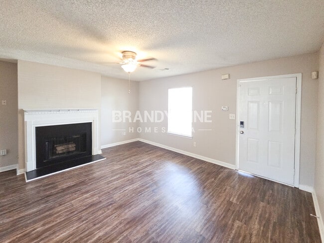 Building Photo - 6747 Saganaw Dr