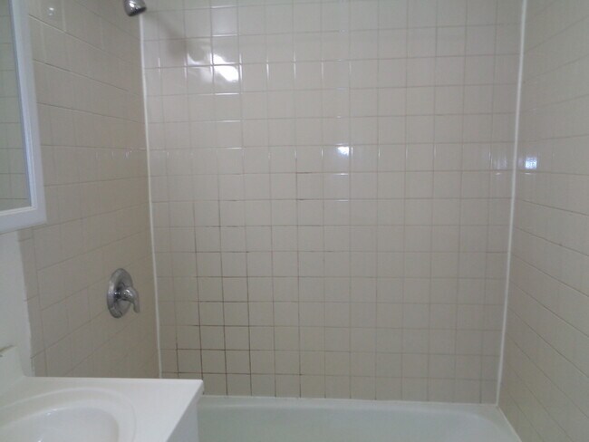Foto del edificio - 8817 S Roberts Rd