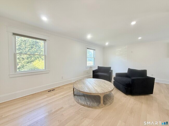 Foto del edificio - 49 Spring Hill Ave