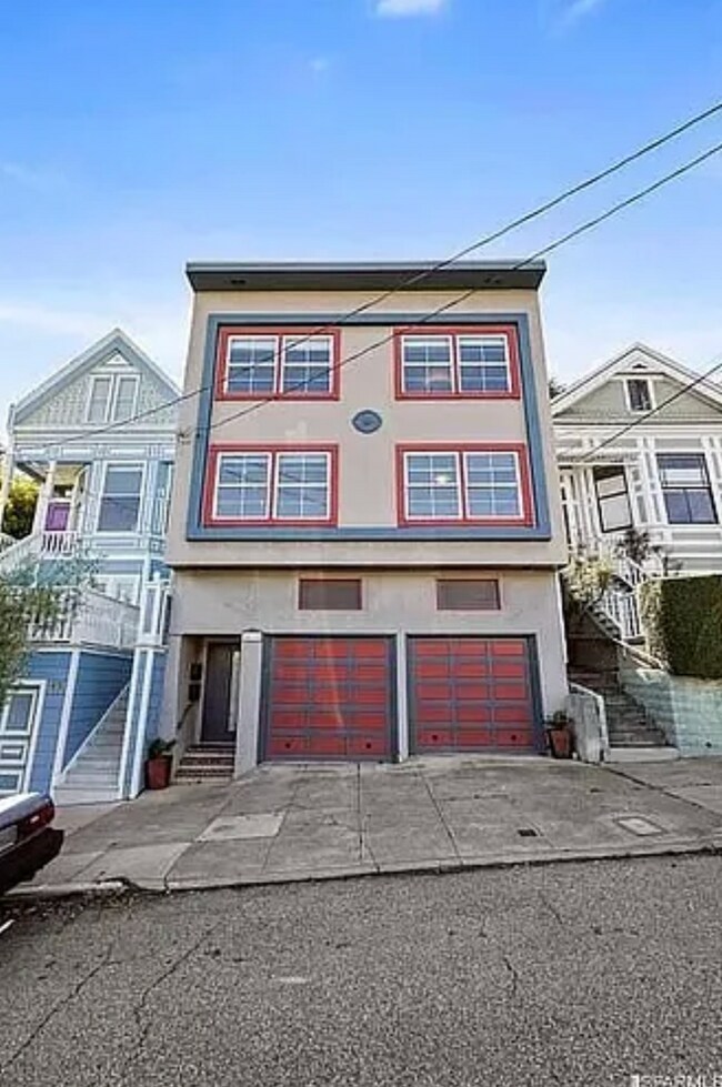 Building Photo - 16-18-18 Hoffman Ave