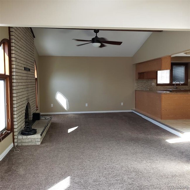 Building Photo - 39449 Della Rosa Dr