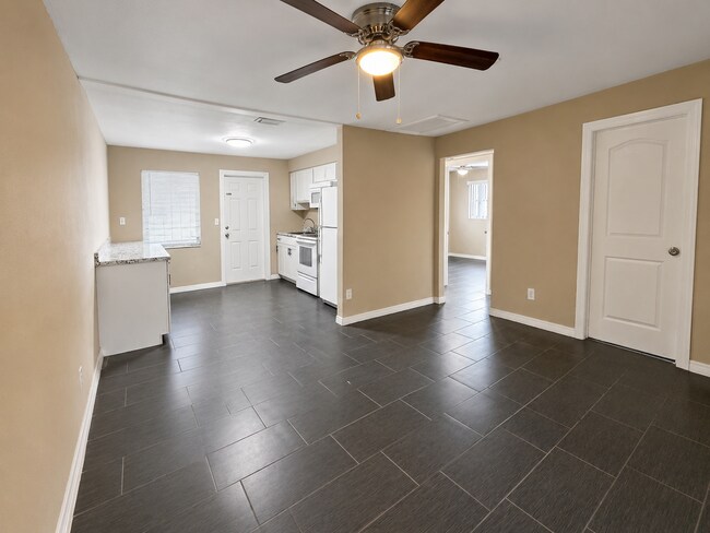 Building Photo - 329 Tudor Dr