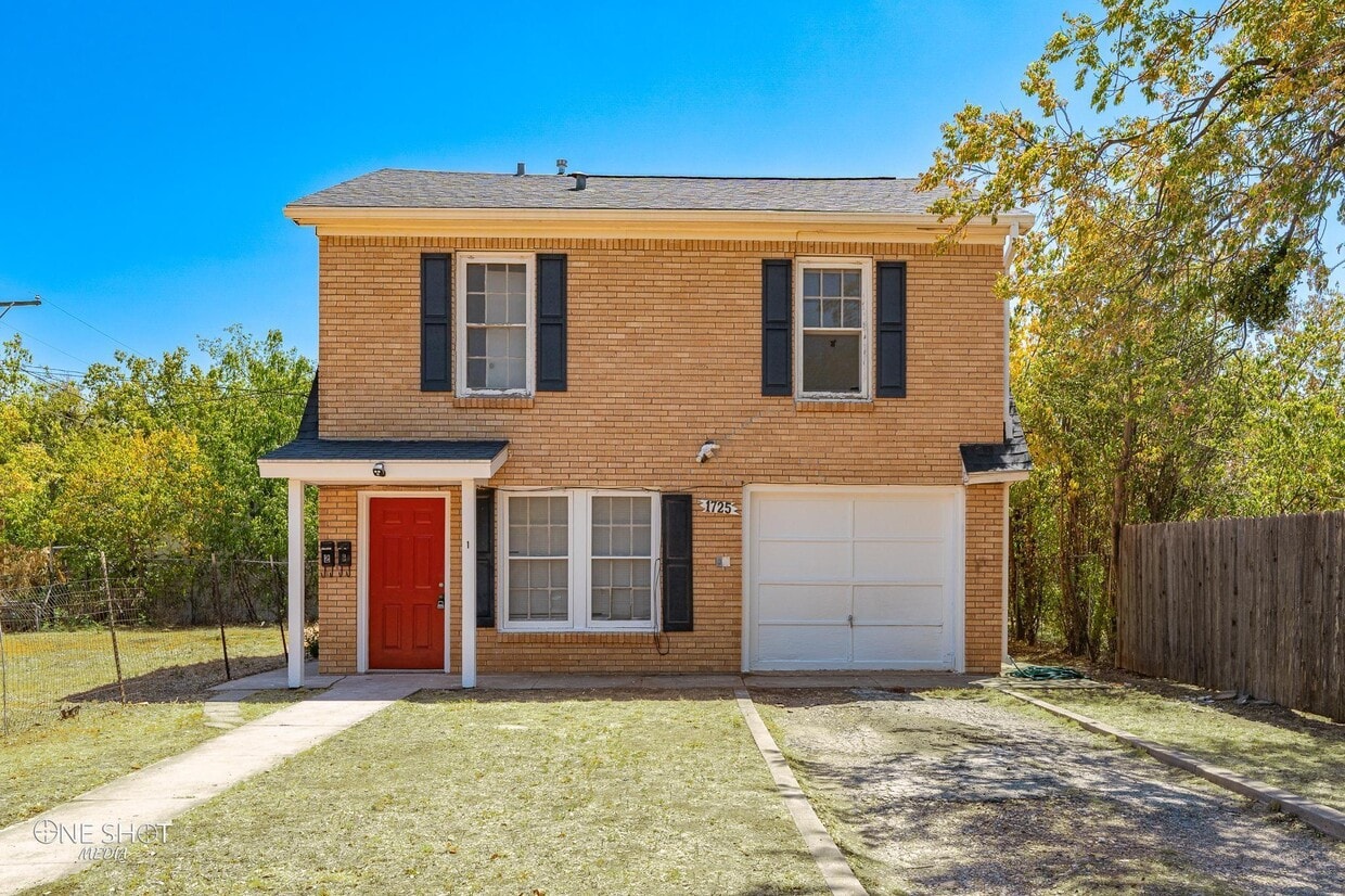 Primary Photo - 1725 Avenue D