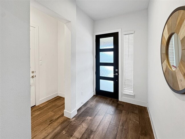 Foto del edificio - 1304 Westborough Ln