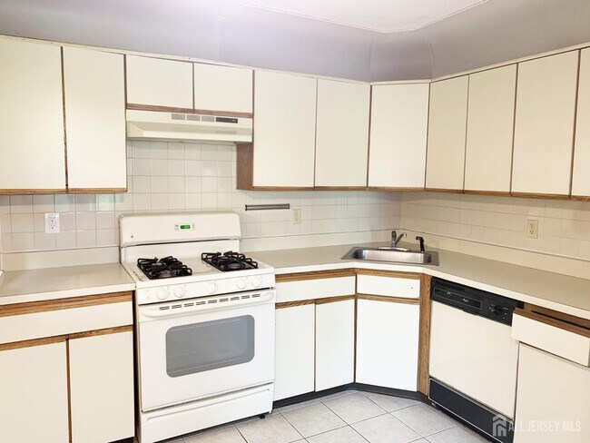Foto del edificio - 321 Hampshire Ct