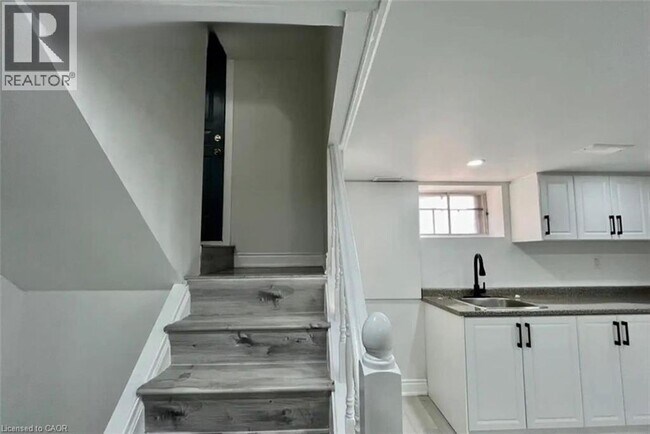 Photo du bâtiment - 19 Crosthwaite Ave S
