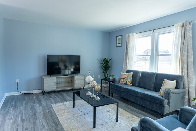 Building Photo - 412 Kingswood Ter