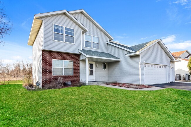 Foto del edificio - 9290 Creek Way
