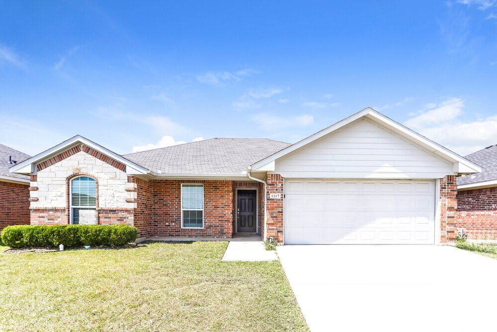 Primary Photo - 1217 Camden Yard Dr